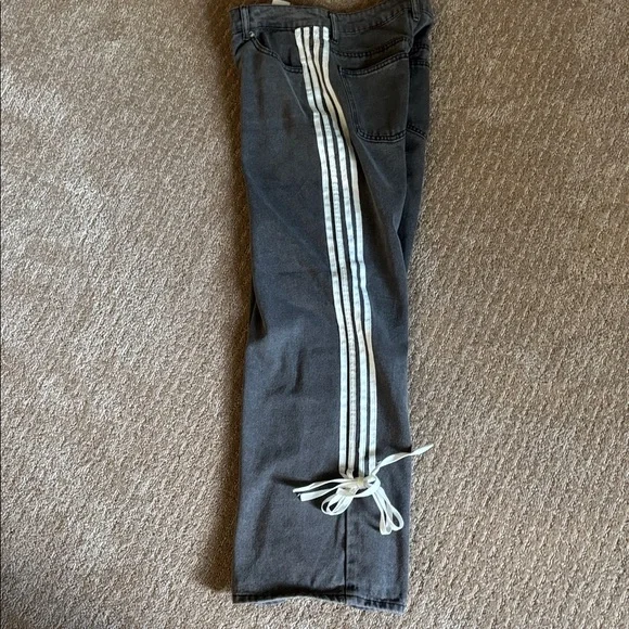 Edikted Jeans - Picture 8 of 10